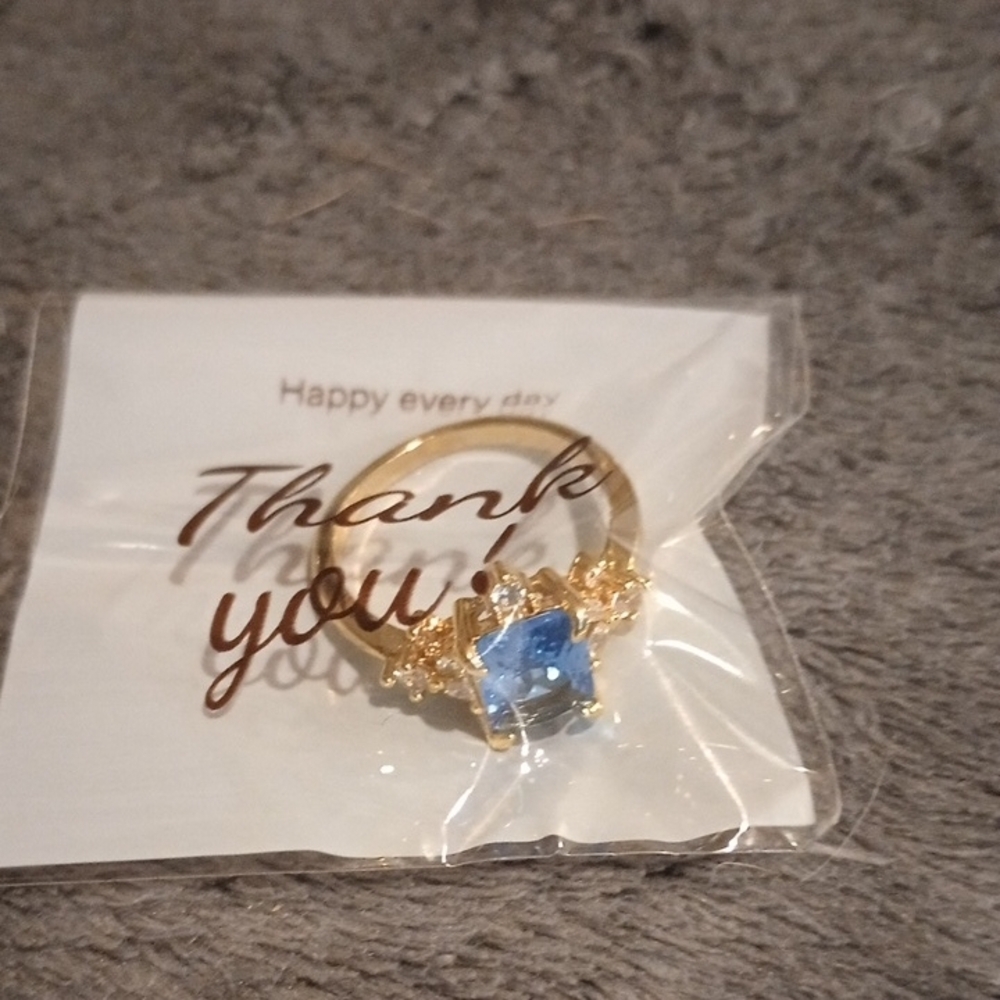 ♥️G $9 Each Or Bundle 4/$20 Blue and Gold Women's Ring Size 8 💙 - Picture 5 of 6